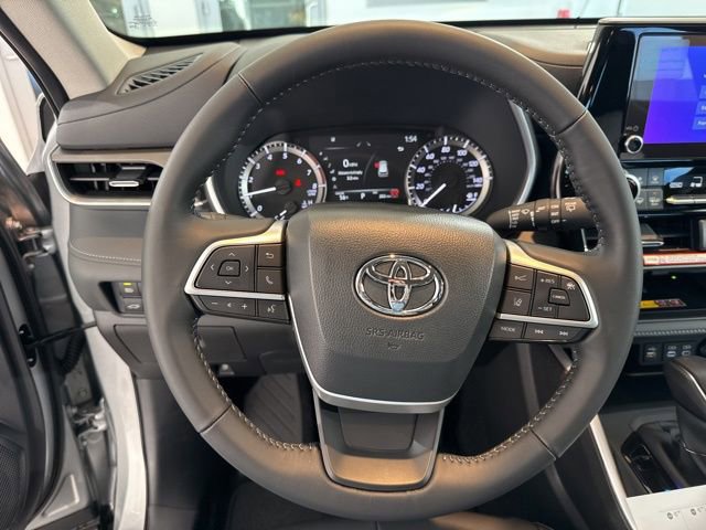 New 2025 Toyota Highlander XLE image 32
