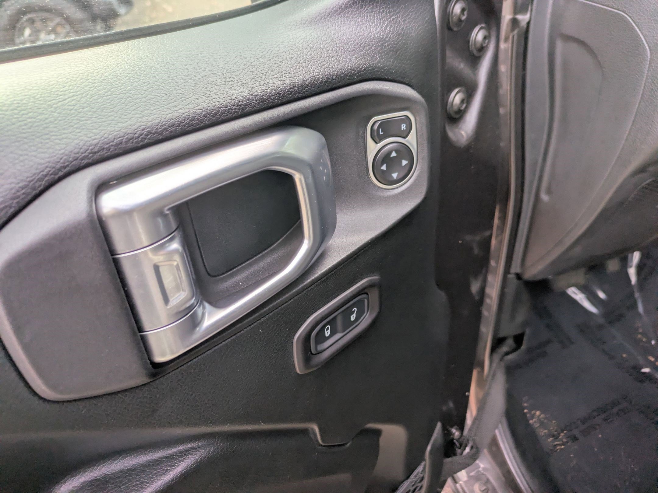 Used 2018 Jeep Wrangler Unlimited Sport S image 16