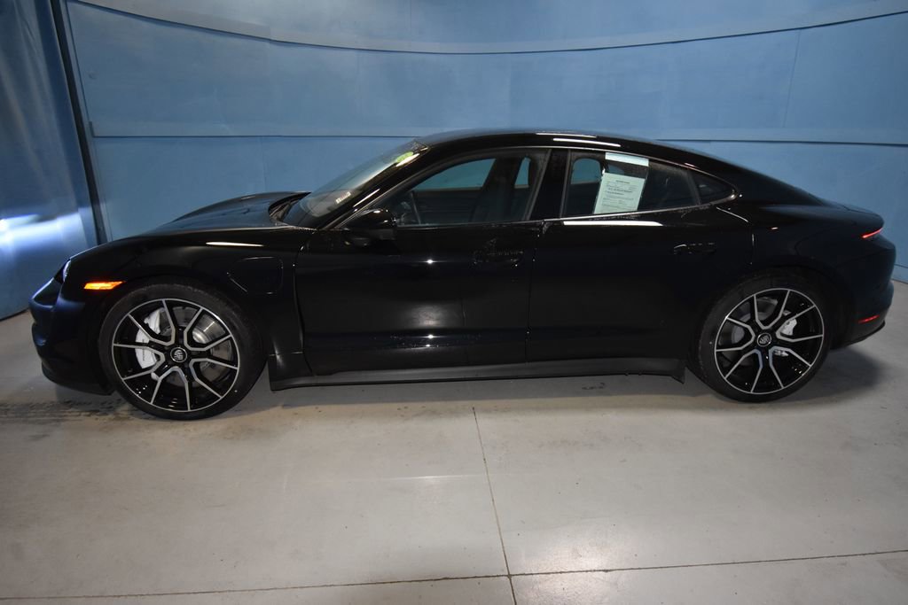 Used 2024 Porsche Taycan image 2