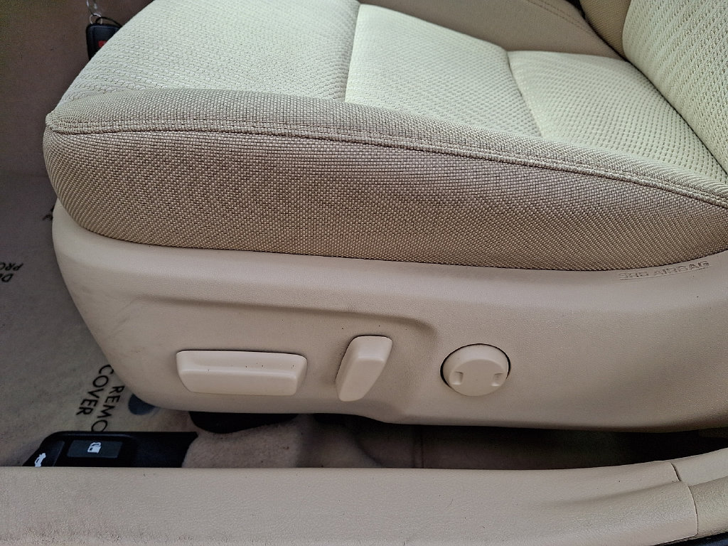 Used 2015 Toyota Camry LE FWD image 15