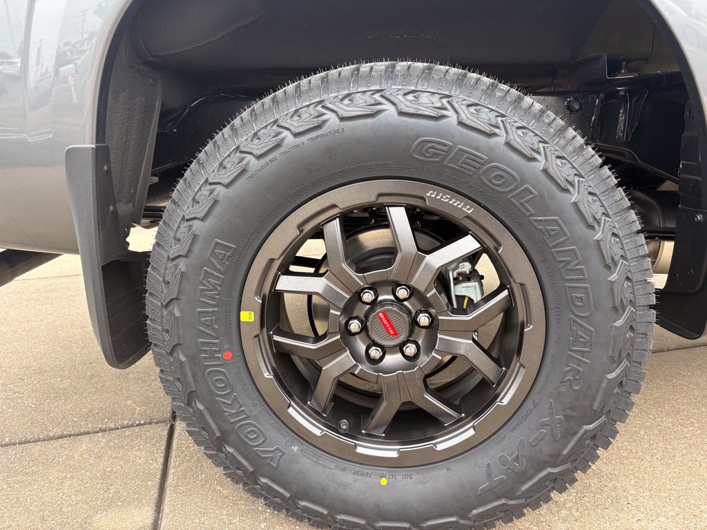 New 2027 Nissan Frontier SV w/ SV Convenience Package RWD image 11