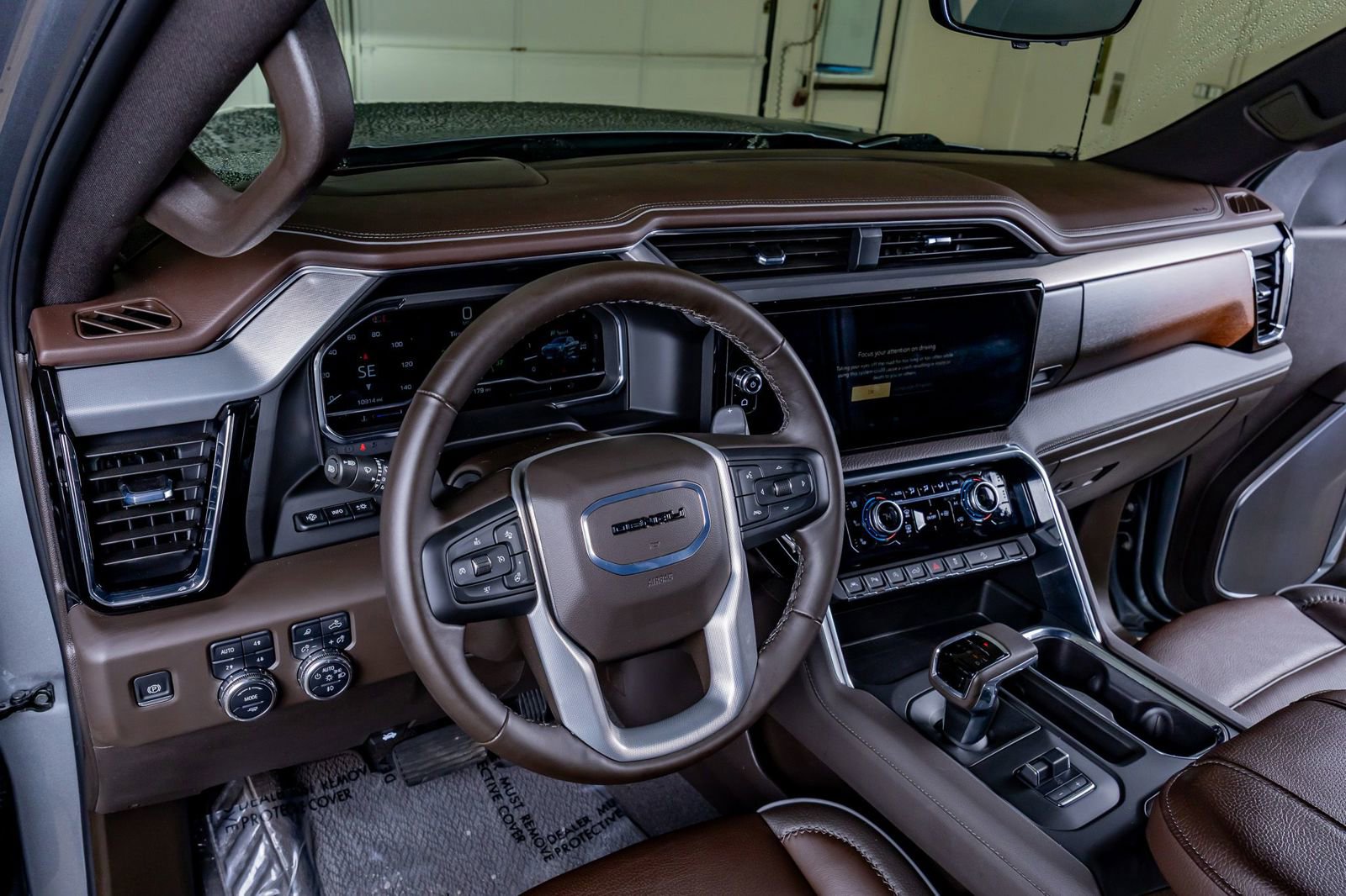 Used 2025 GMC Sierra 1500 Denali w/ Denali Reserve Package AWD/4WD image 17