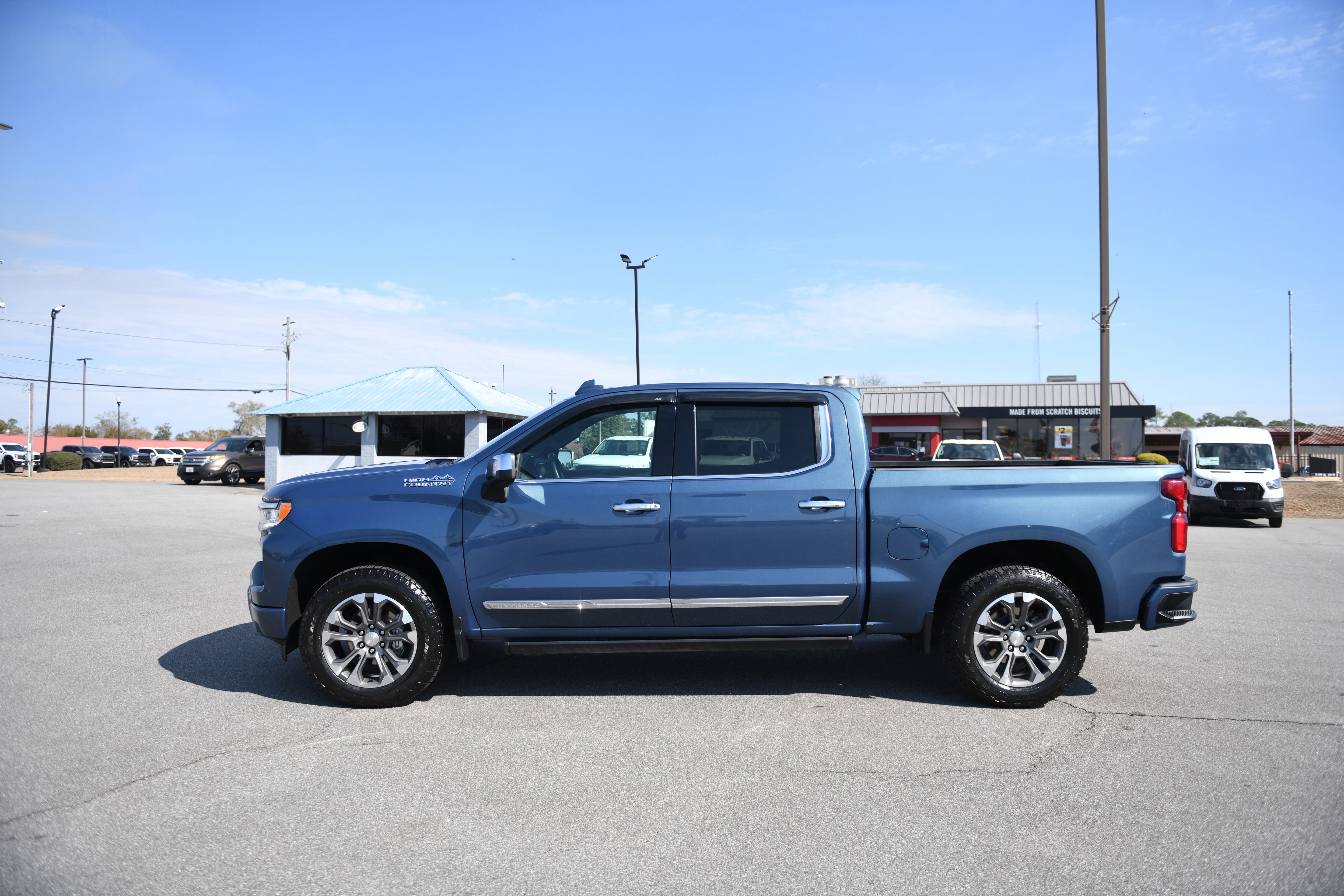 Used 2024 Chevrolet Silverado 1500 High Country w/ Technology Package image 7
