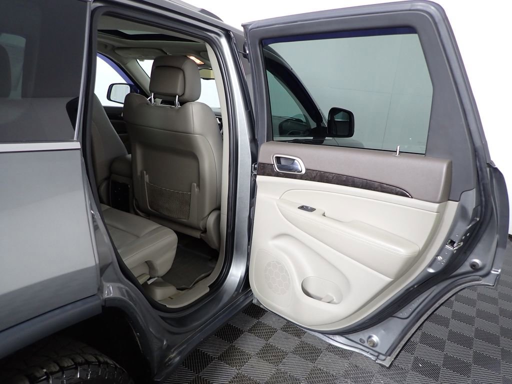 Used 2012 Jeep Grand Cherokee Laredo image 39