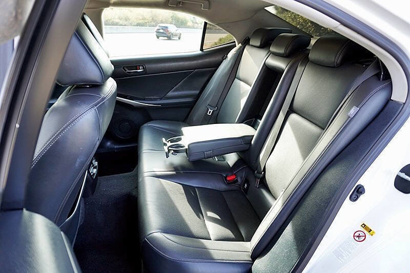 Used 2016 Lexus IS 200t RWD image 18