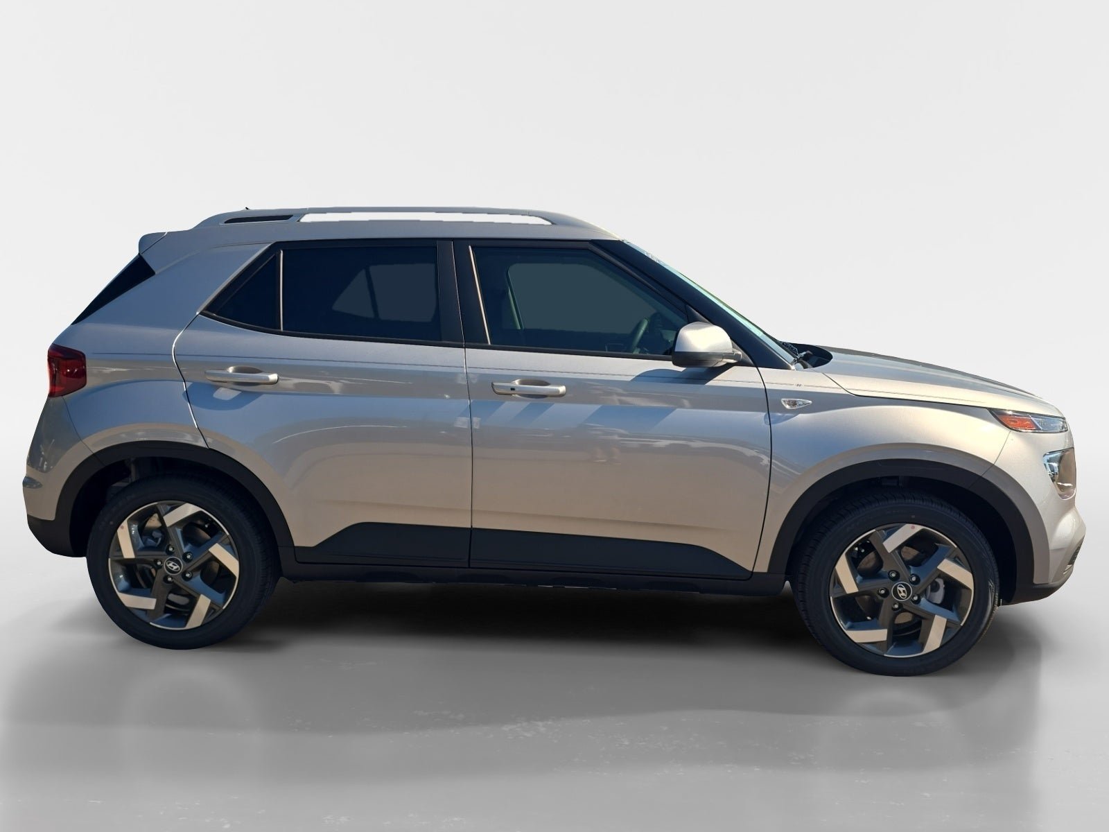 New 2026 Hyundai Venue SEL FWD image 2