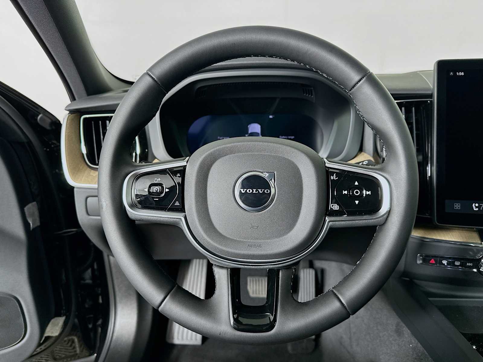 New 2026 Volvo XC60 T8 Plus w/ Protection Package Premier AWD/4WD image 11