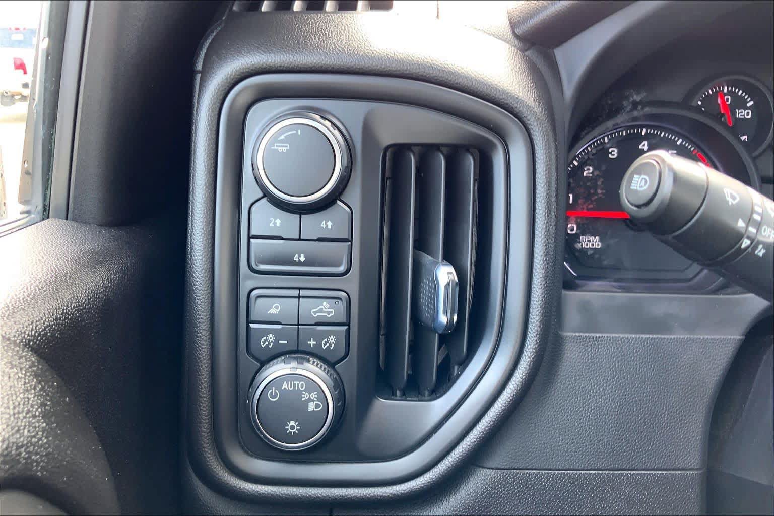 Used 2024 Chevrolet Silverado 2500 Custom w/ Custom Convenience Package AWD/4WD image 33