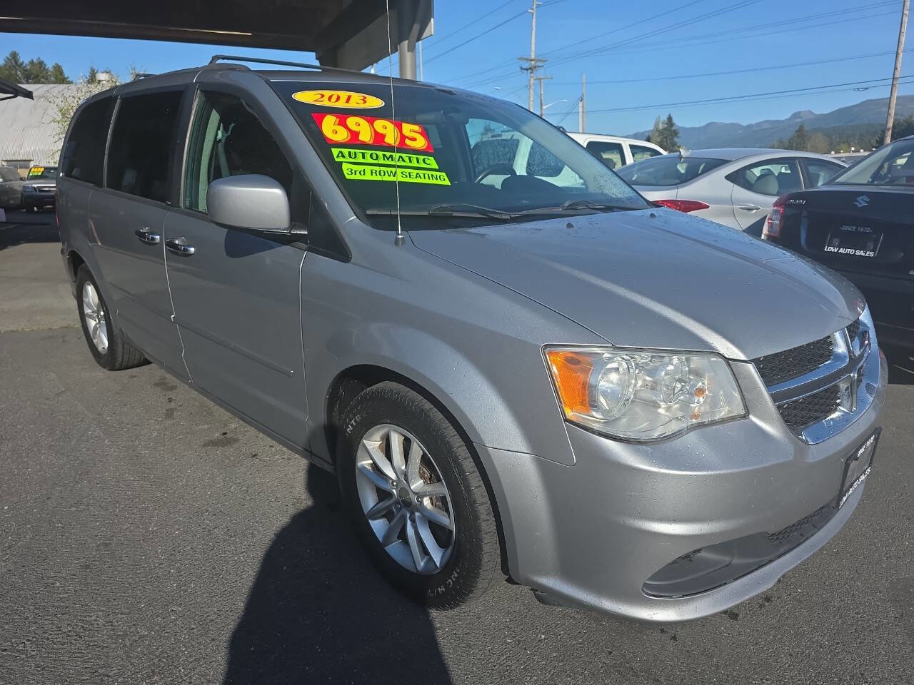 Used 2013 Dodge Grand Caravan SXT FWD image 1
