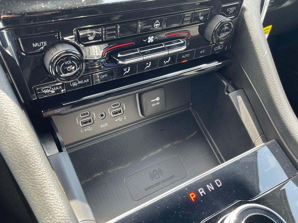 New 2025 Jeep Grand Cherokee Altitude image 30