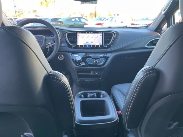 Used 2026 Chrysler Pacifica Select w/ S Appearance Package FWD image 17