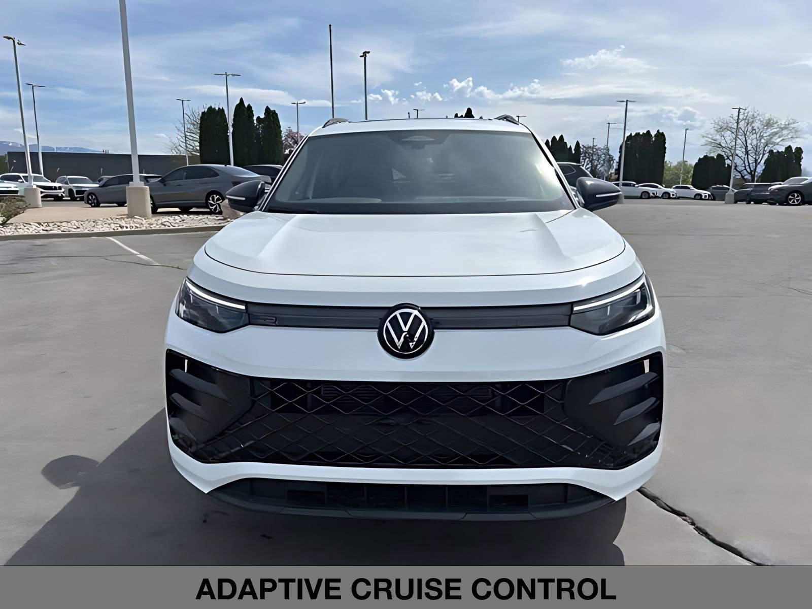 New 2026 Volkswagen Tiguan SE R-Line AWD/4WD image 8
