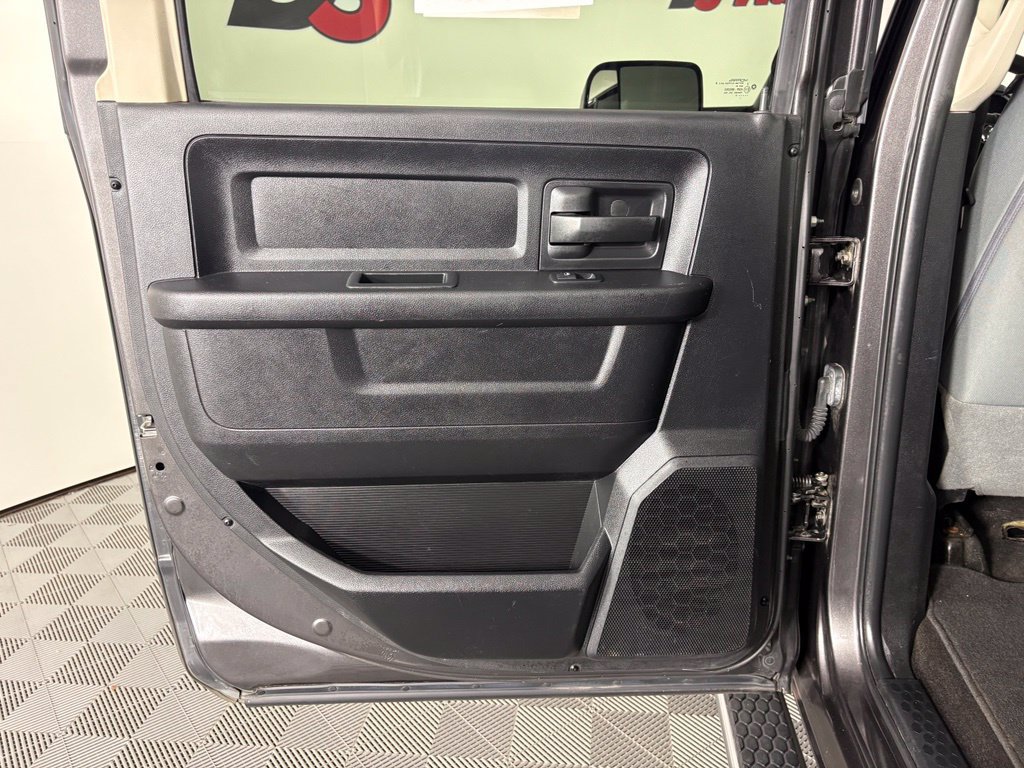 Used 2017 RAM 2500 Tradesman w/ Chrome Appearance Group AWD/4WD image 40