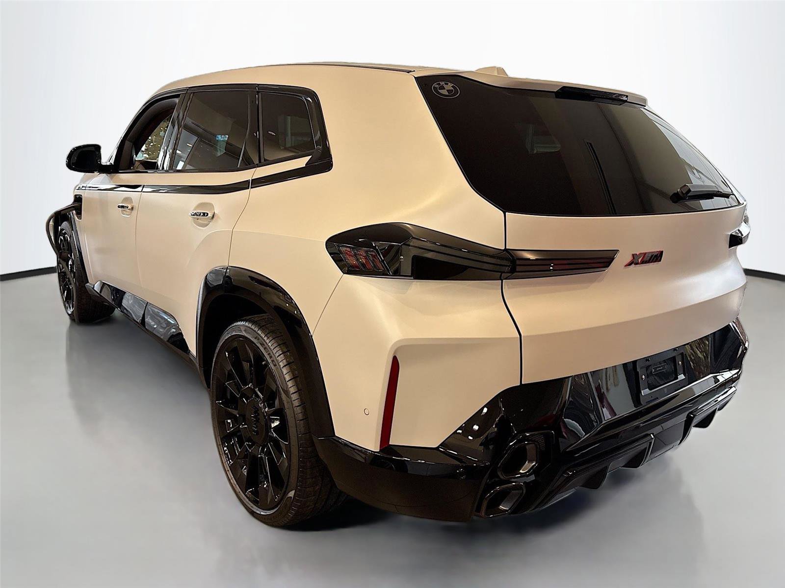 New 2026 BMW XM Label Red image 7