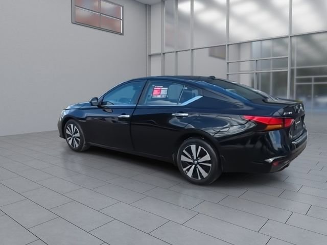 Certified 2022 Nissan Altima 2.5 SV w/ SV Premium Package image 6