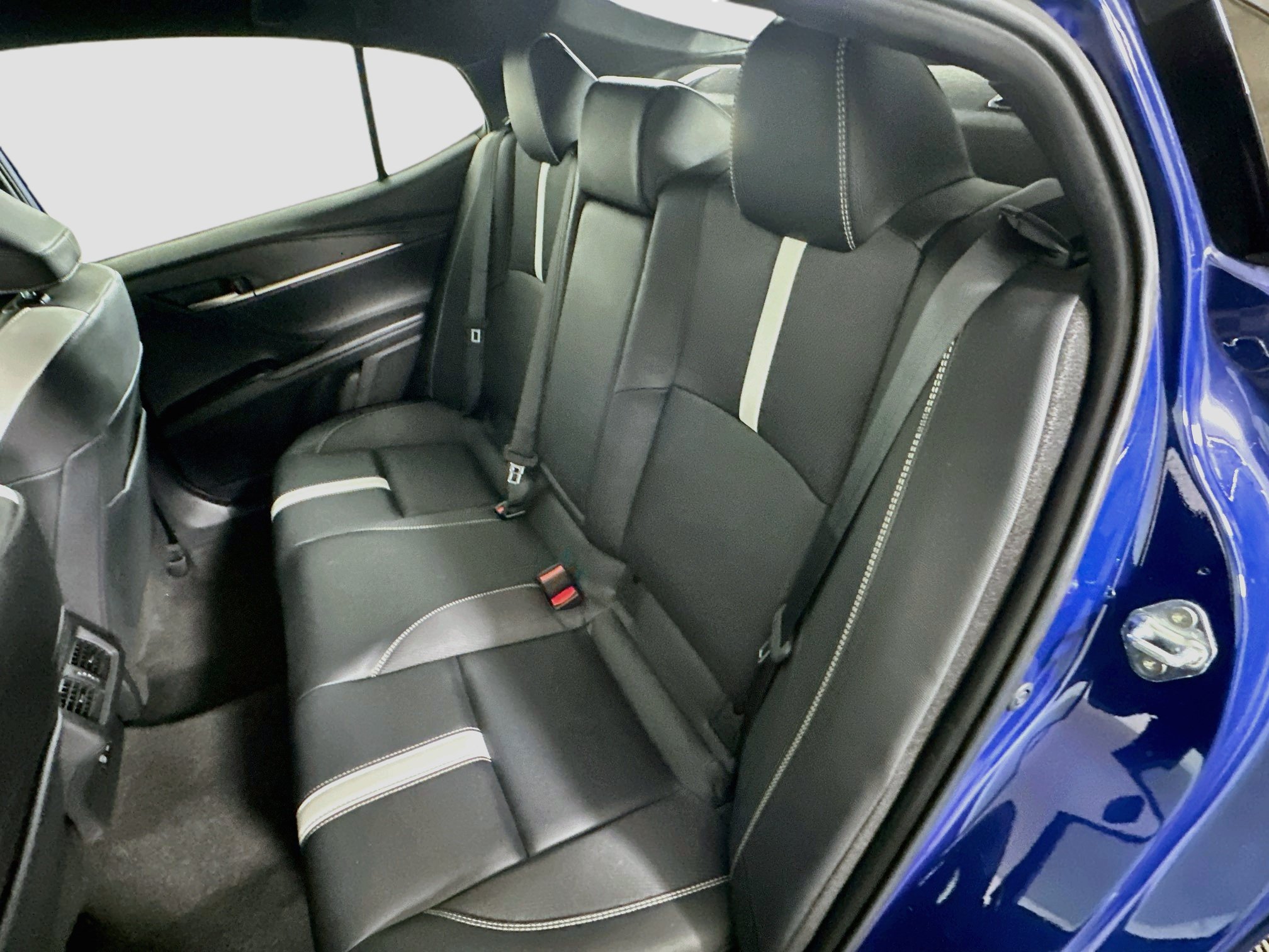 Used 2025 Toyota Camry SE FWD image 27