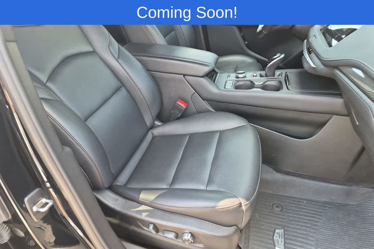 Used 2023 Cadillac XT4 Sport w/ Cold Weather Package AWD/4WD image 22
