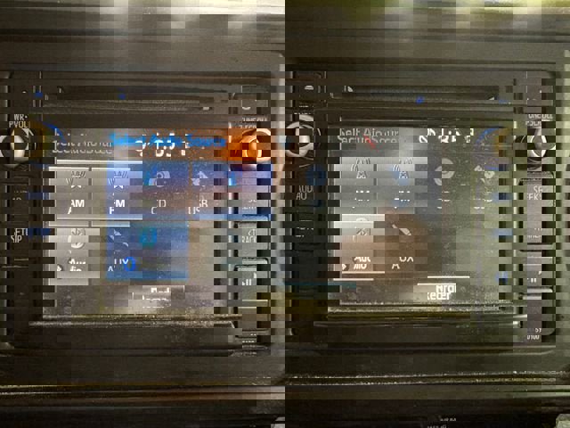 Used 2018 Toyota Tacoma SR image 9