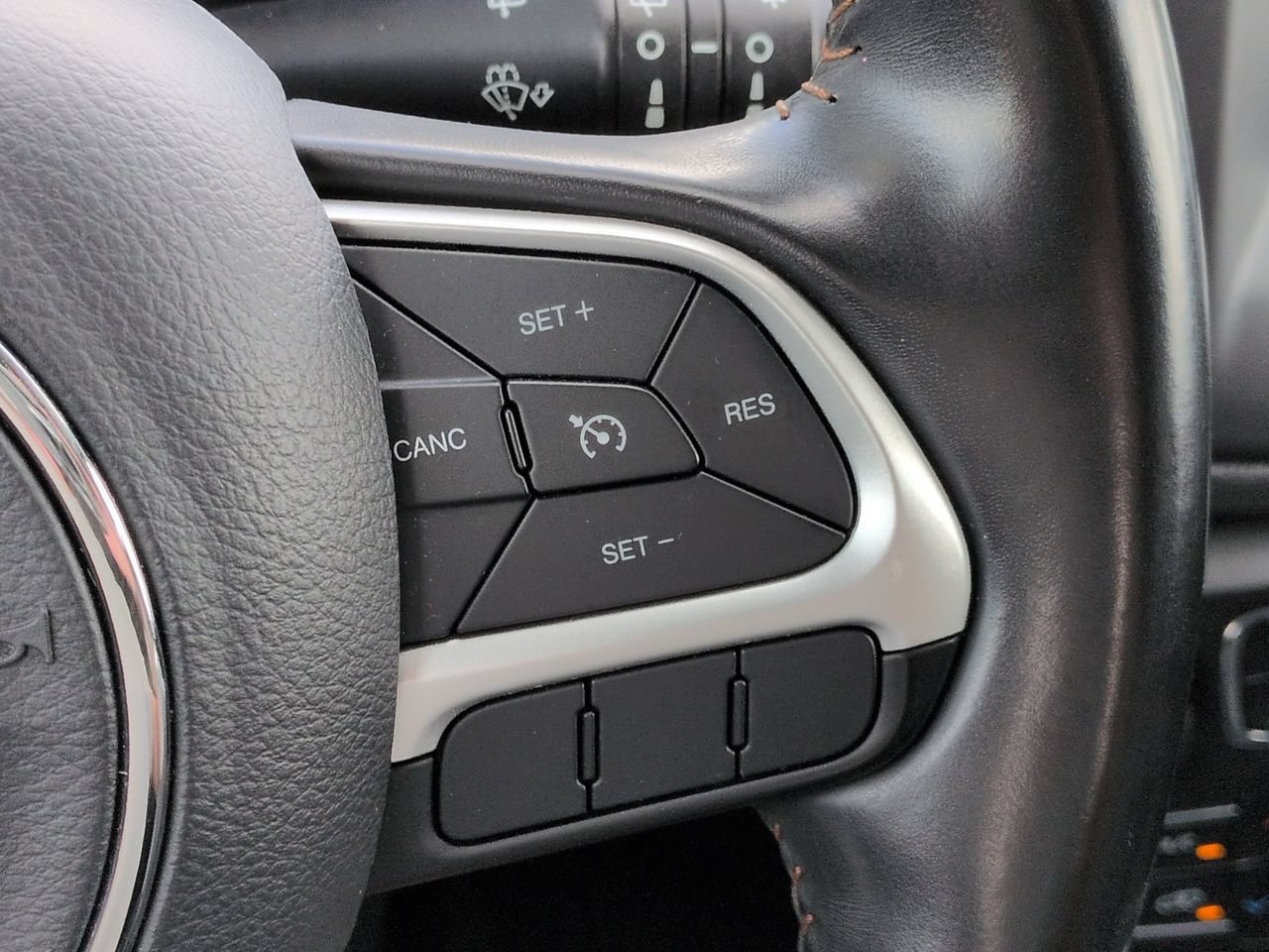 Used 2019 Jeep Compass Latitude FWD image 24