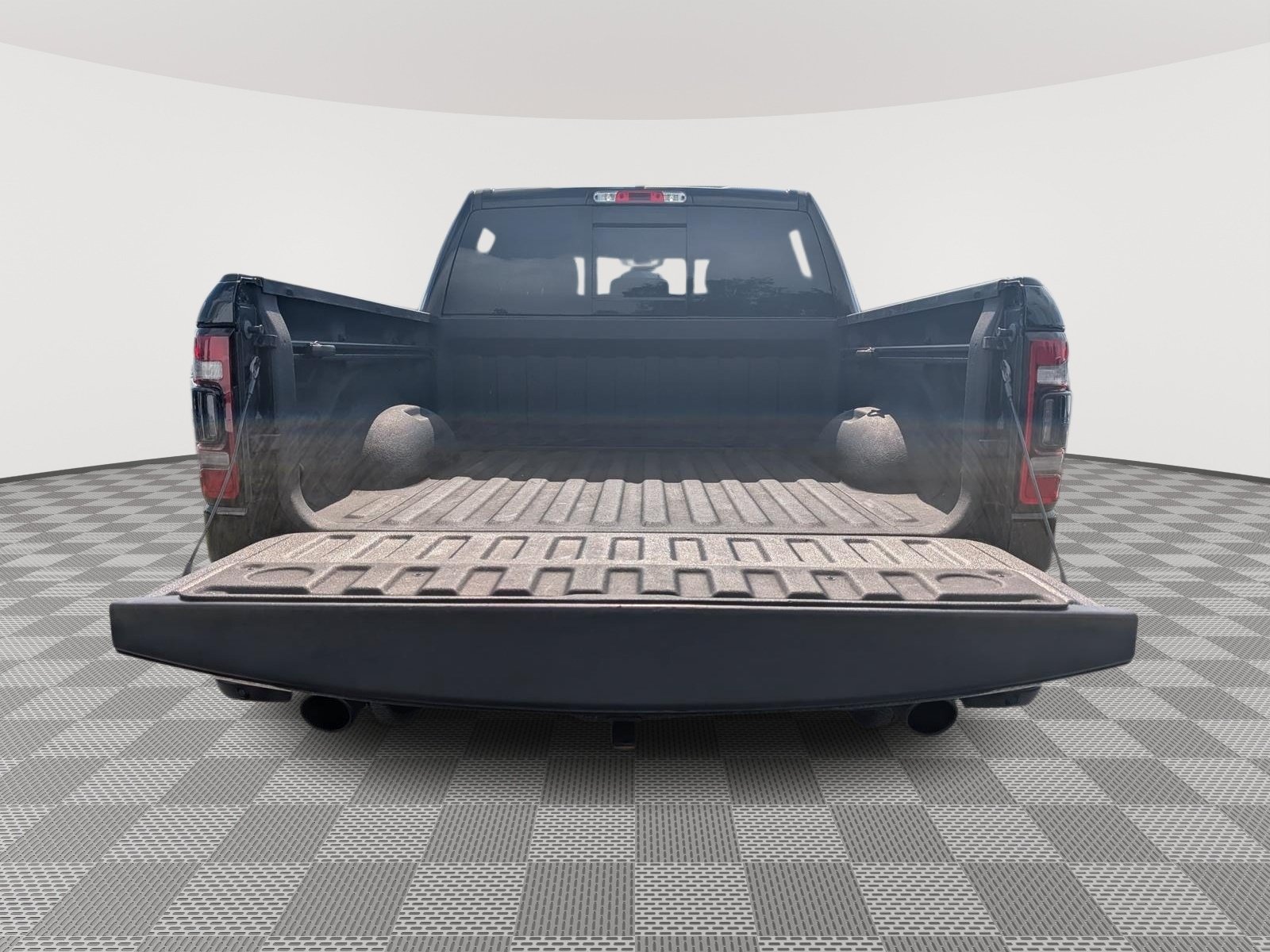 Used 2019 RAM 1500 Laramie AWD/4WD image 15