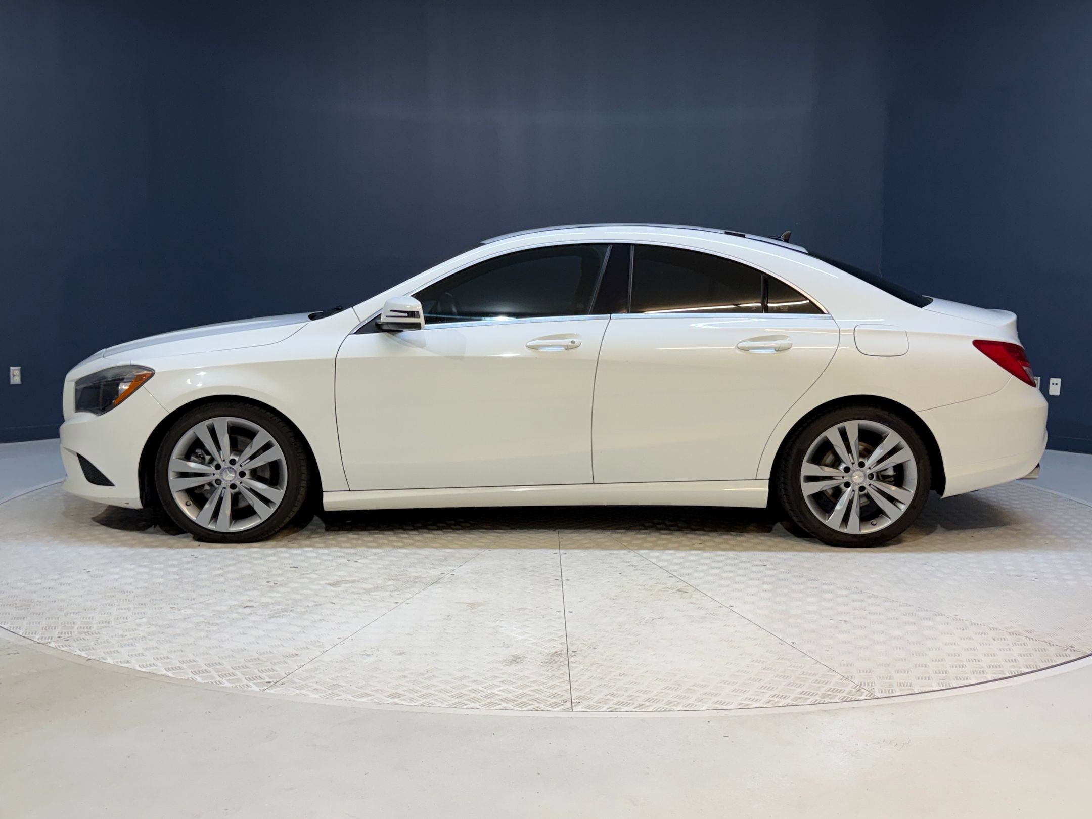 Used 2015 Mercedes-Benz CLA 250 image 2