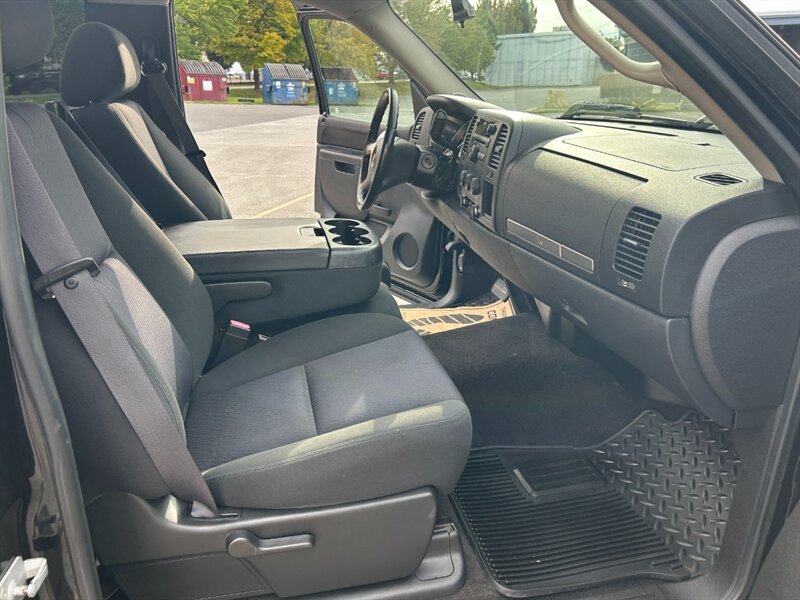 Used 2011 Chevrolet Silverado 1500 LT RWD image 7