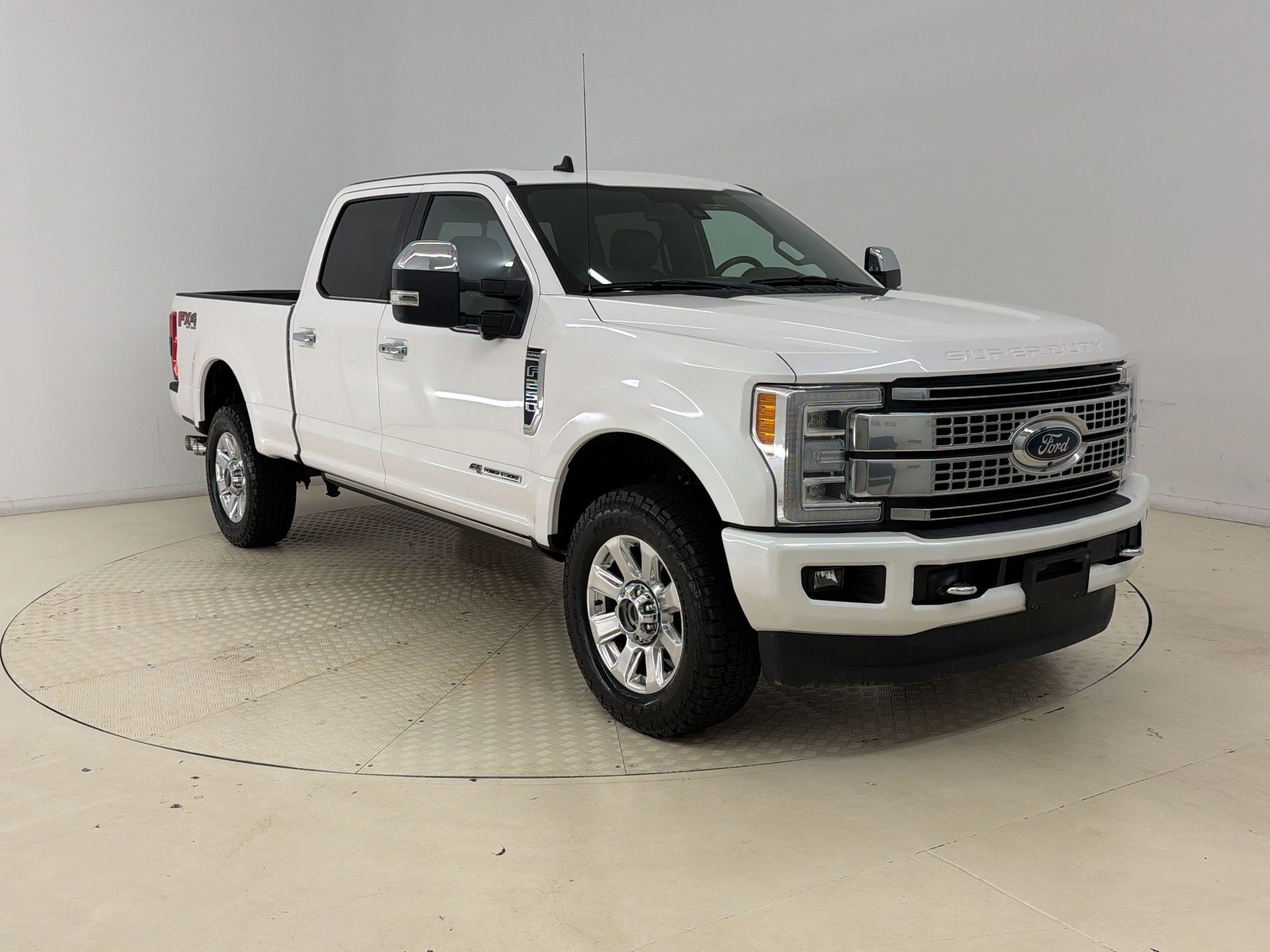 Used 2019 Ford F250 Platinum w/ Platinum Ultimate Package AWD/4WD image 7