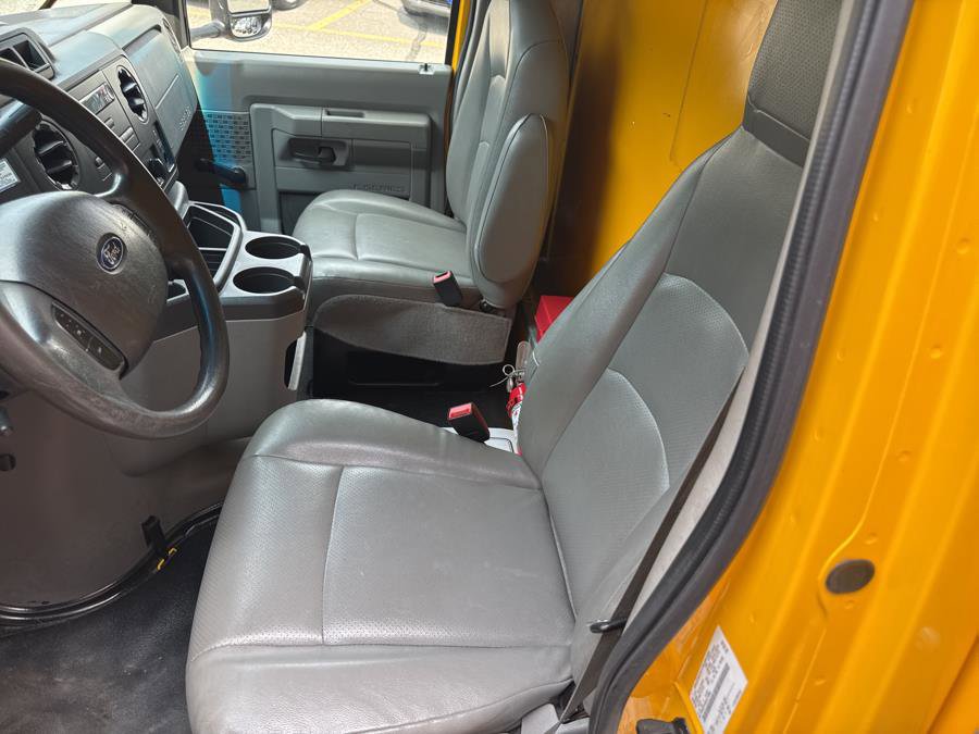 Used 2019 Ford E-350 and Econoline 350 Super Duty image 16