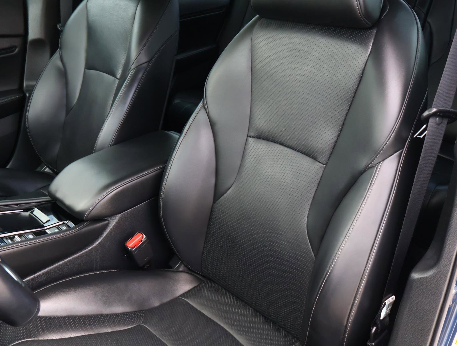 Used 2023 Honda Accord Touring image 14