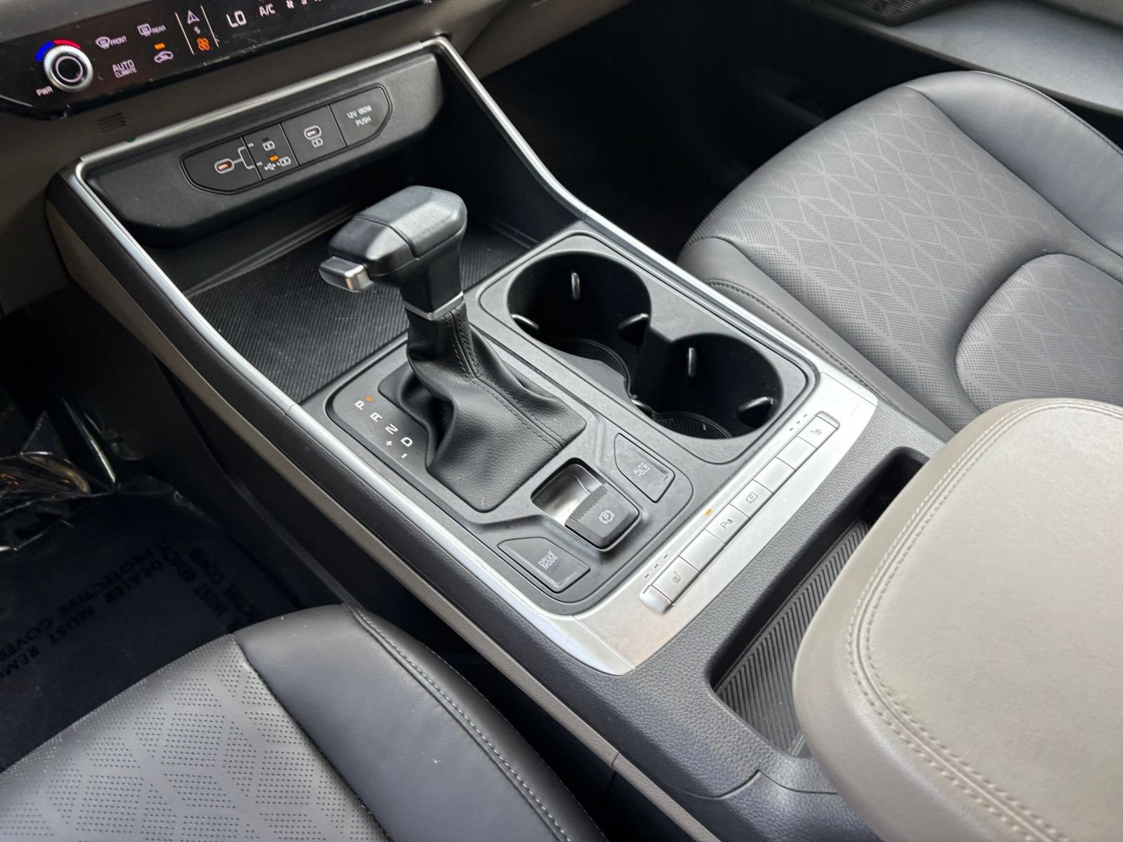 Used 2026 Kia Carnival FWD image 43