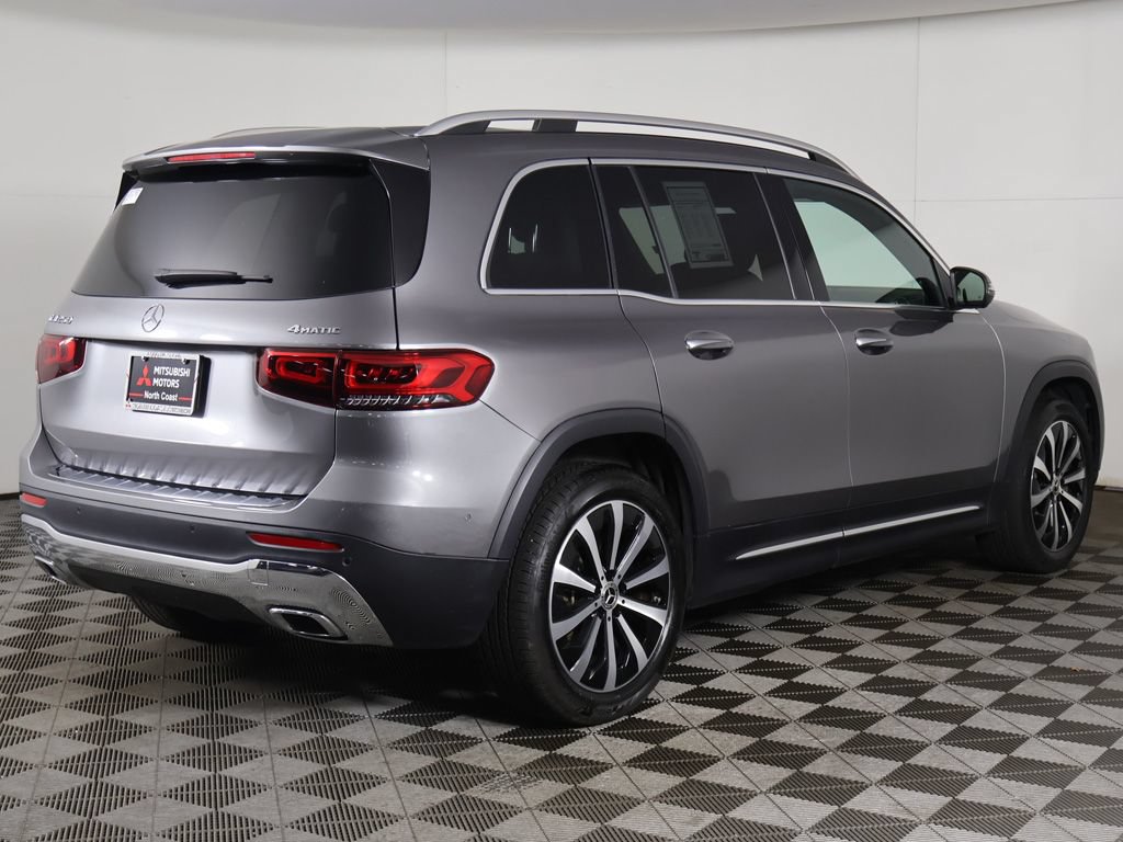Used 2023 Mercedes-Benz GLB 250 4MATIC w/ Premium Package image 10