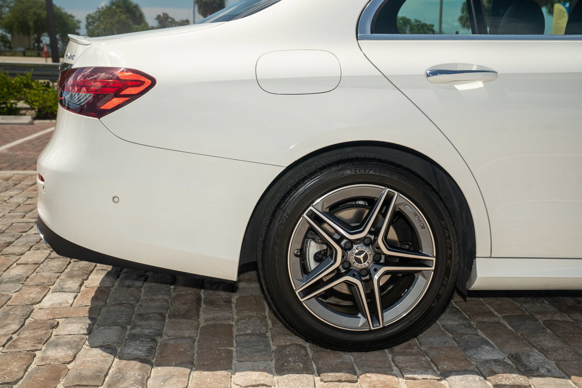 Used 2023 Mercedes-Benz E 350 4MATIC Sedan image 13