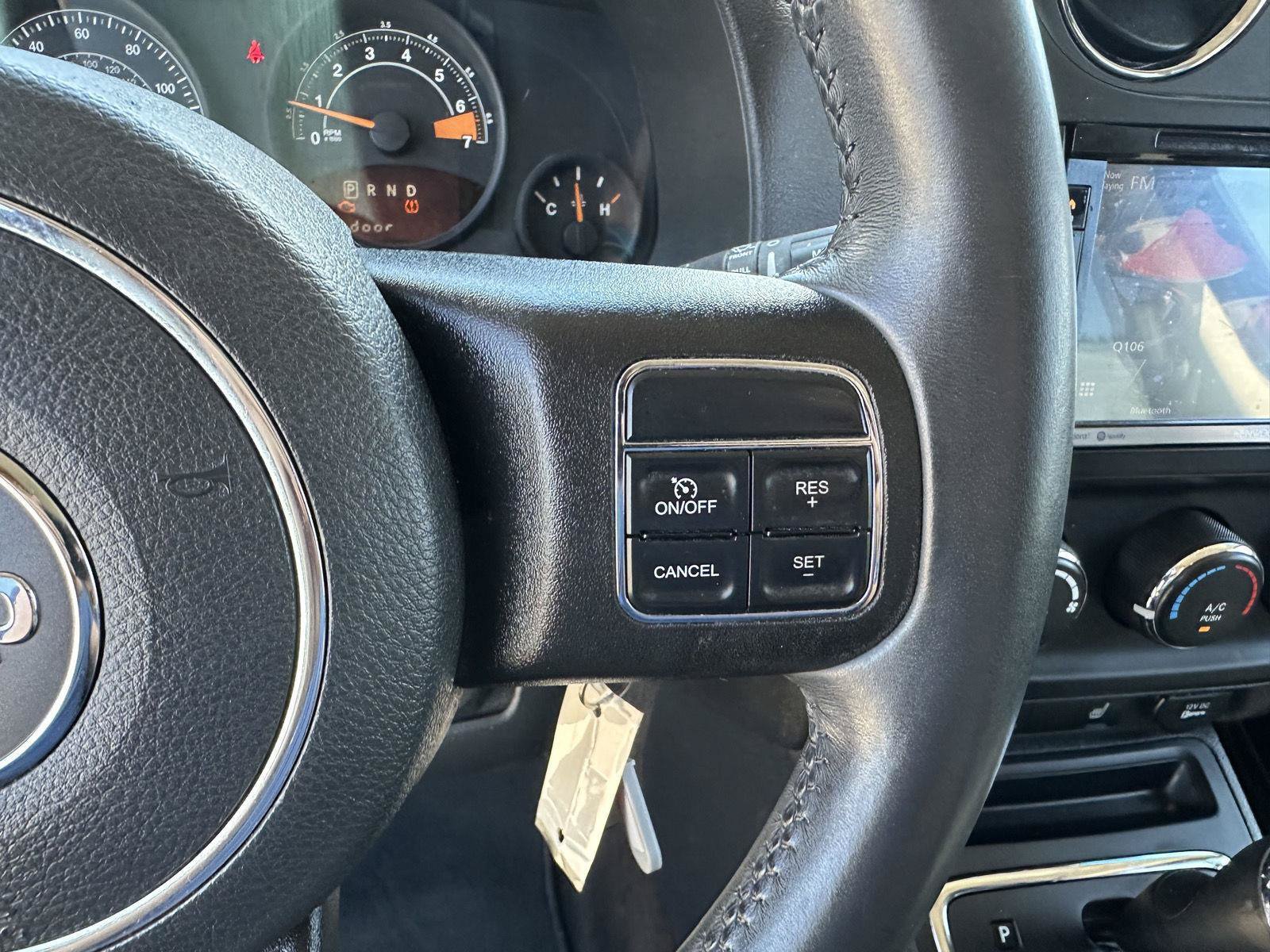 Used 2014 Jeep Patriot Latitude AWD/4WD image 25
