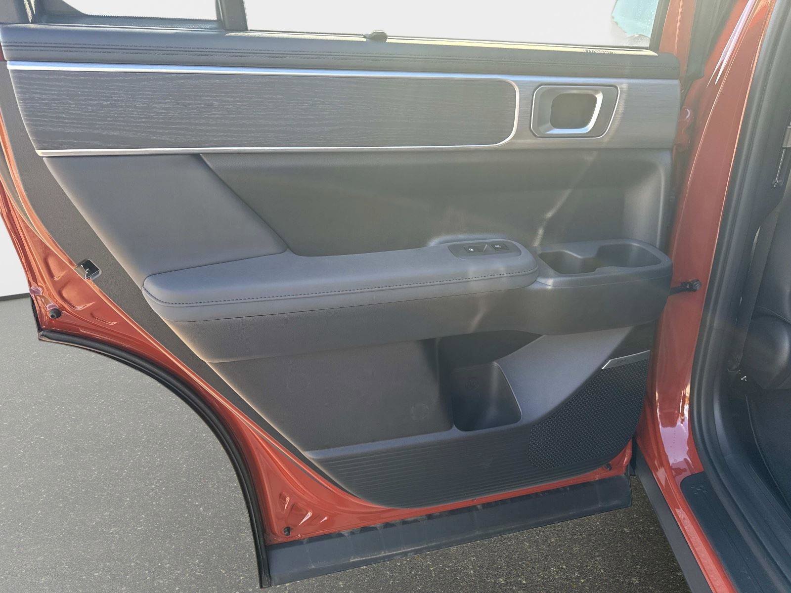 Used 2025 Hyundai Santa Fe Limited image 11