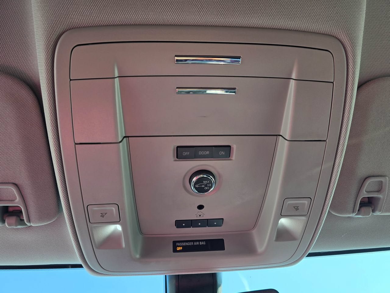 Used 2020 GMC Yukon SLE w/ HD Trailering Package AWD/4WD image 25