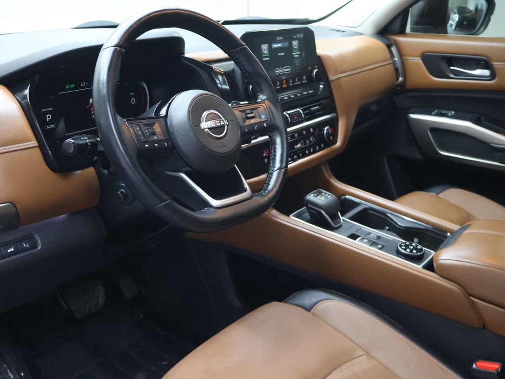 Used 2023 Nissan Pathfinder Platinum AWD/4WD image 19