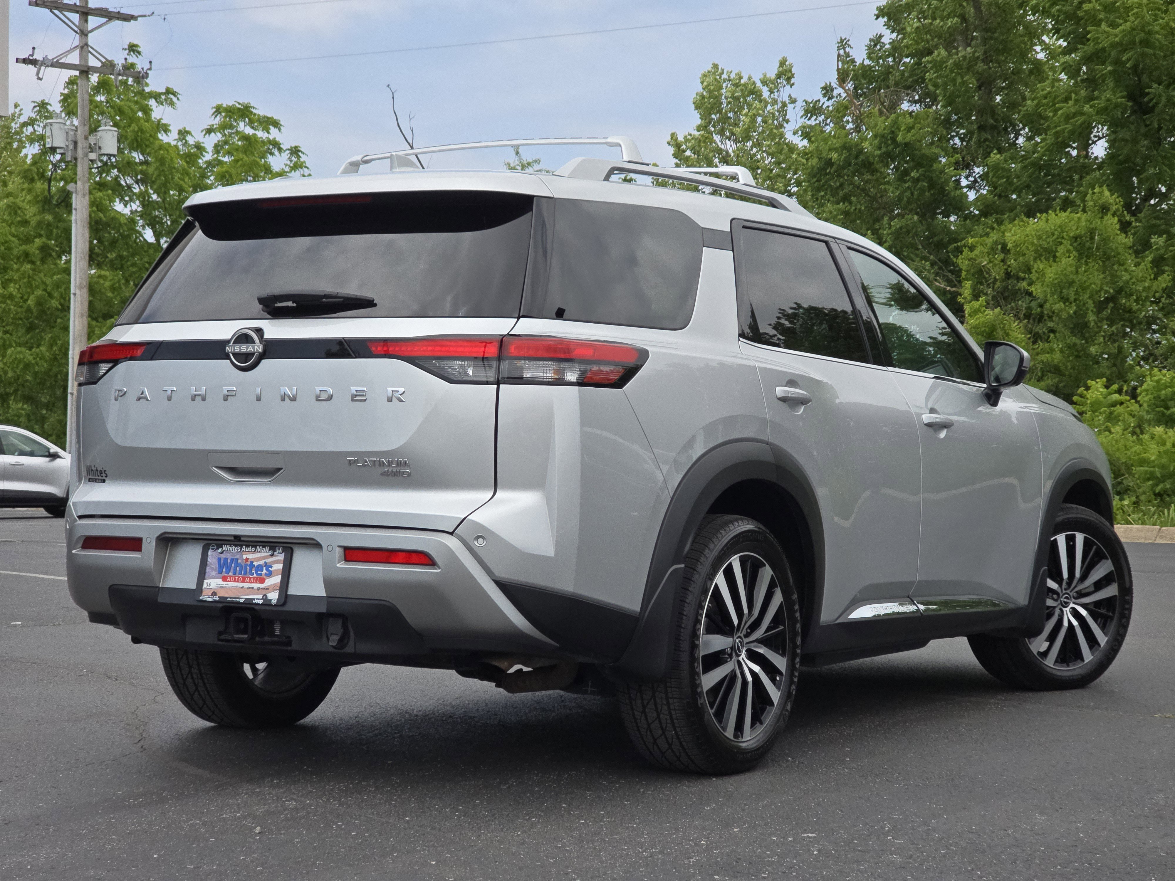 Used 2024 Nissan Pathfinder Platinum AWD/4WD image 22