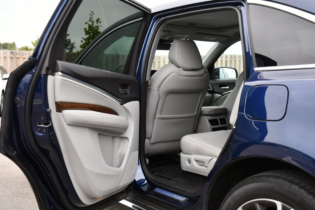 Used 2020 Acura MDX w/ Technology Package AWD/4WD image 16