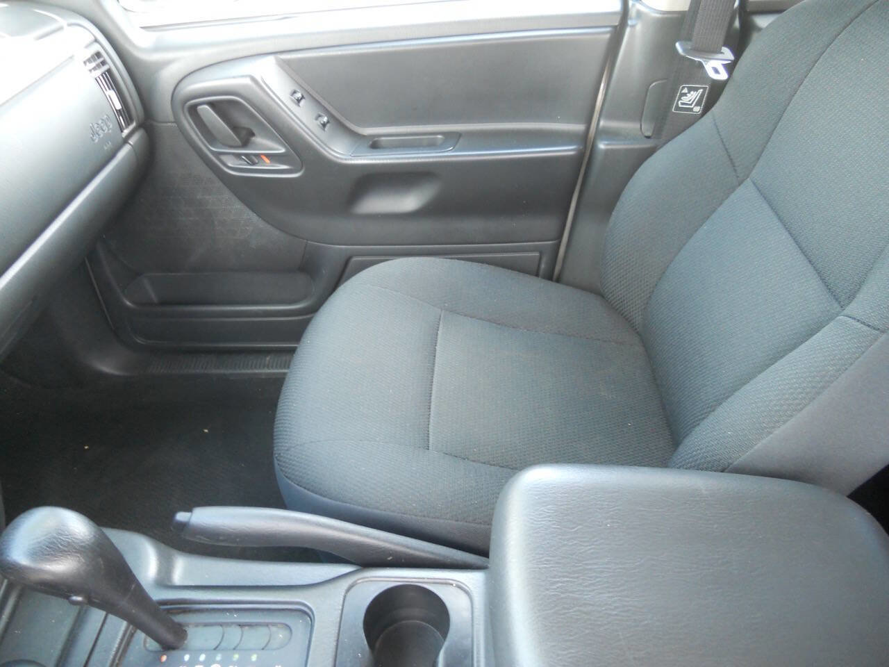 Used 2004 Jeep Grand Cherokee Laredo w/ Convenience Group AWD/4WD image 20