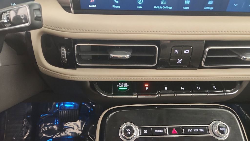 Used 2022 Lincoln Nautilus Reserve image 23