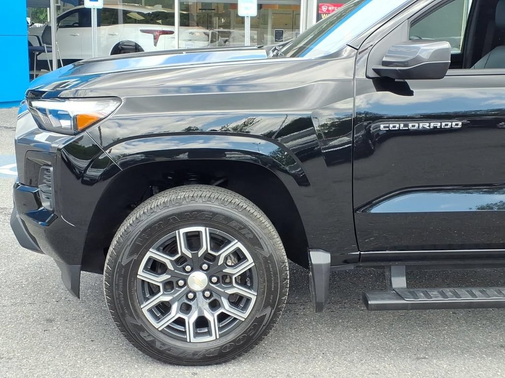 Used 2024 Chevrolet Colorado LT w/ LT Convenience Package III AWD/4WD image 7