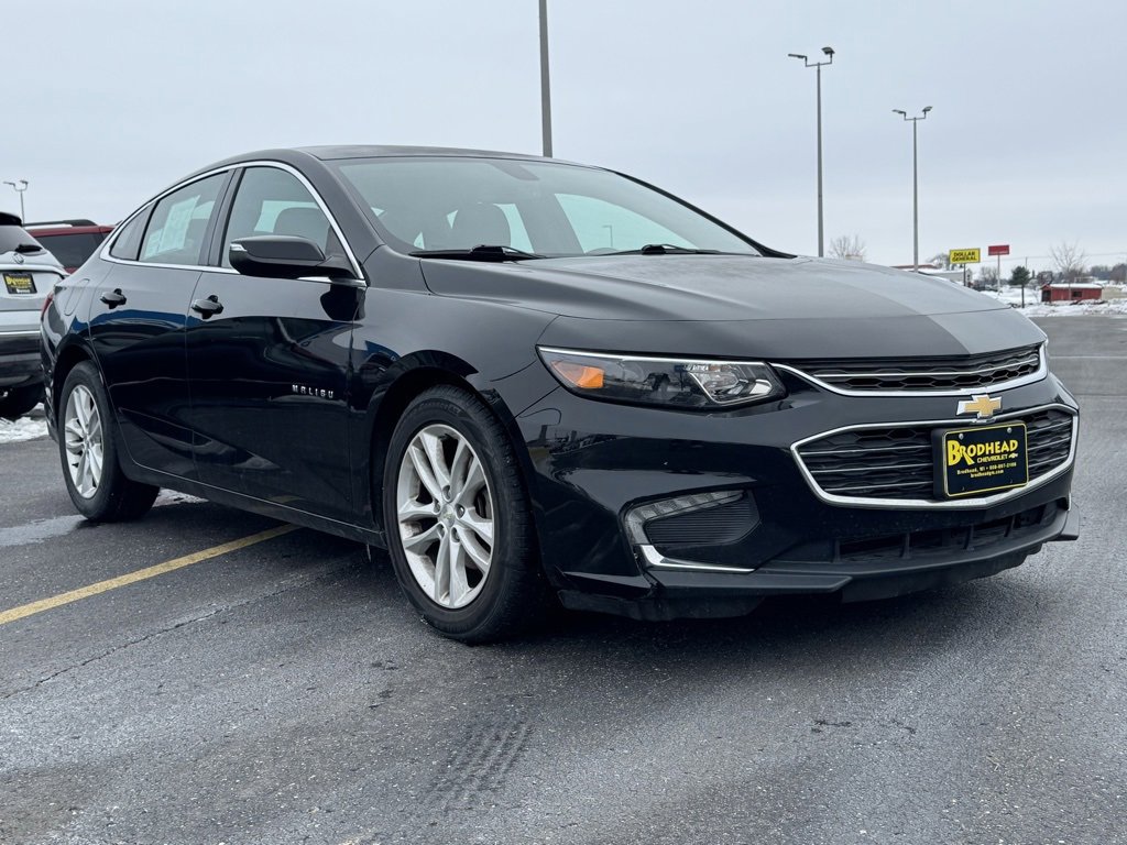 Used 2017 Chevrolet Malibu LT image 3