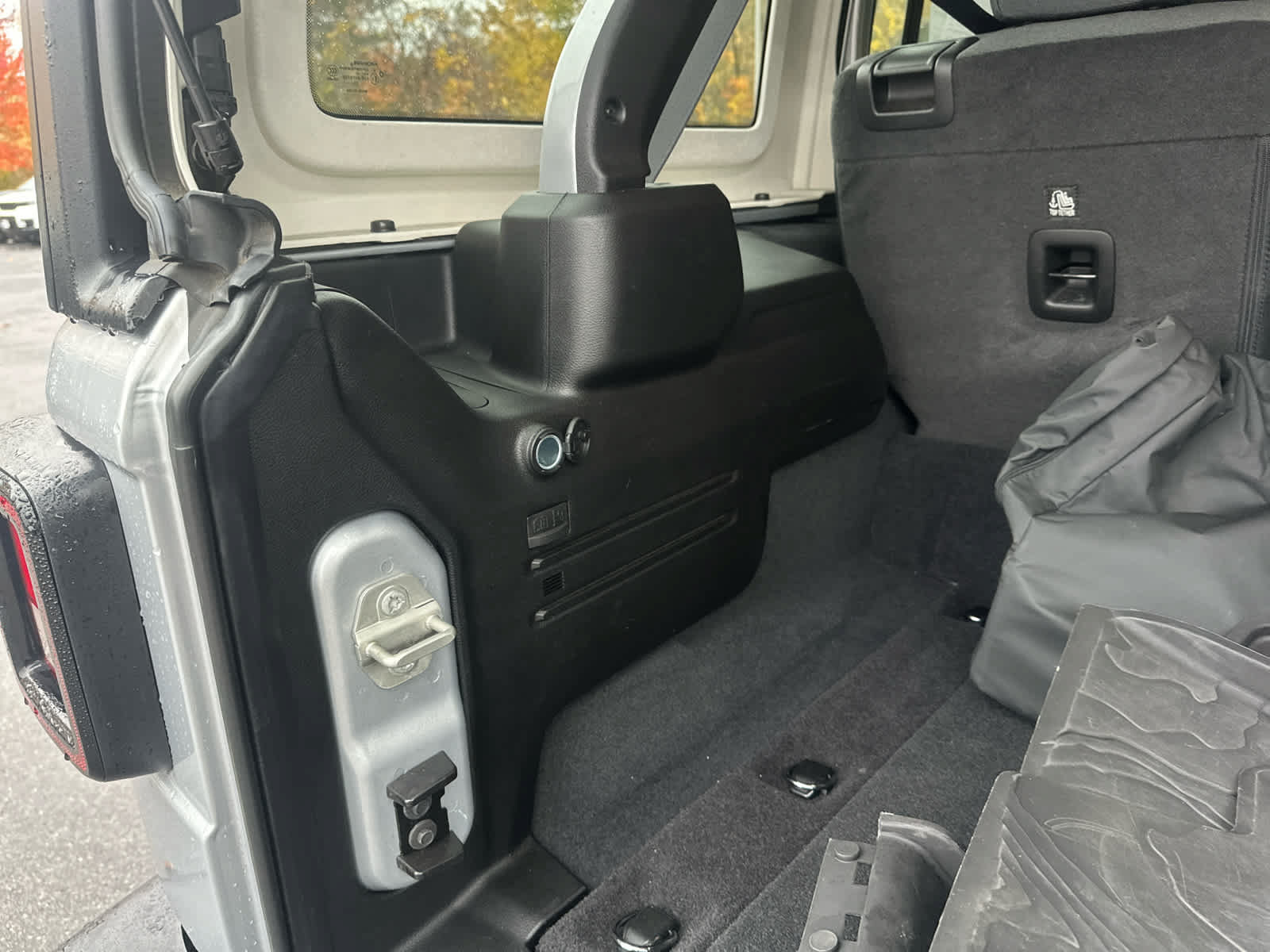 Used 2024 Jeep Wrangler Unlimited w/ Convenience Group AWD/4WD image 35