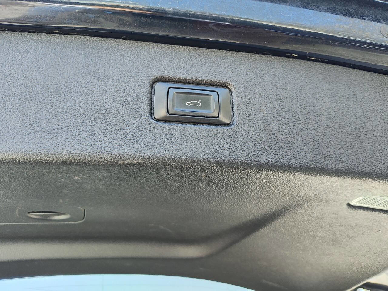 Used 2017 Audi Q7 3.0T Premium image 41