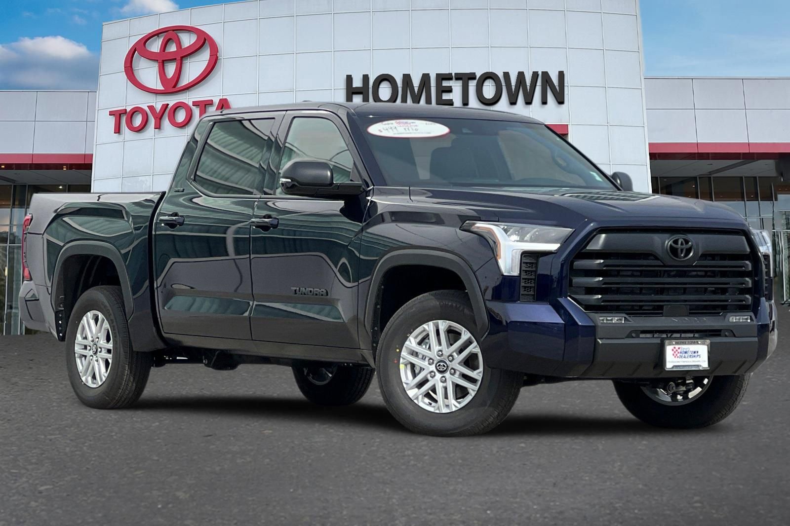 Used 2025 Toyota Tundra SR5 w/ SR5 Premium Package AWD/4WD image 2