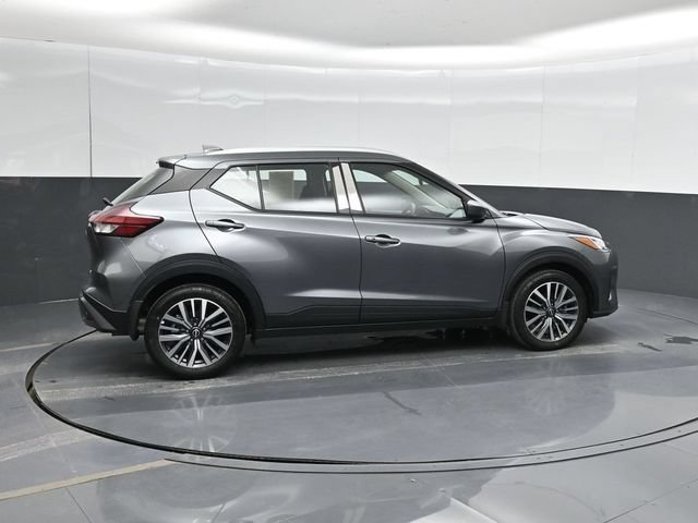 Used 2024 Nissan Kicks SV FWD image 4