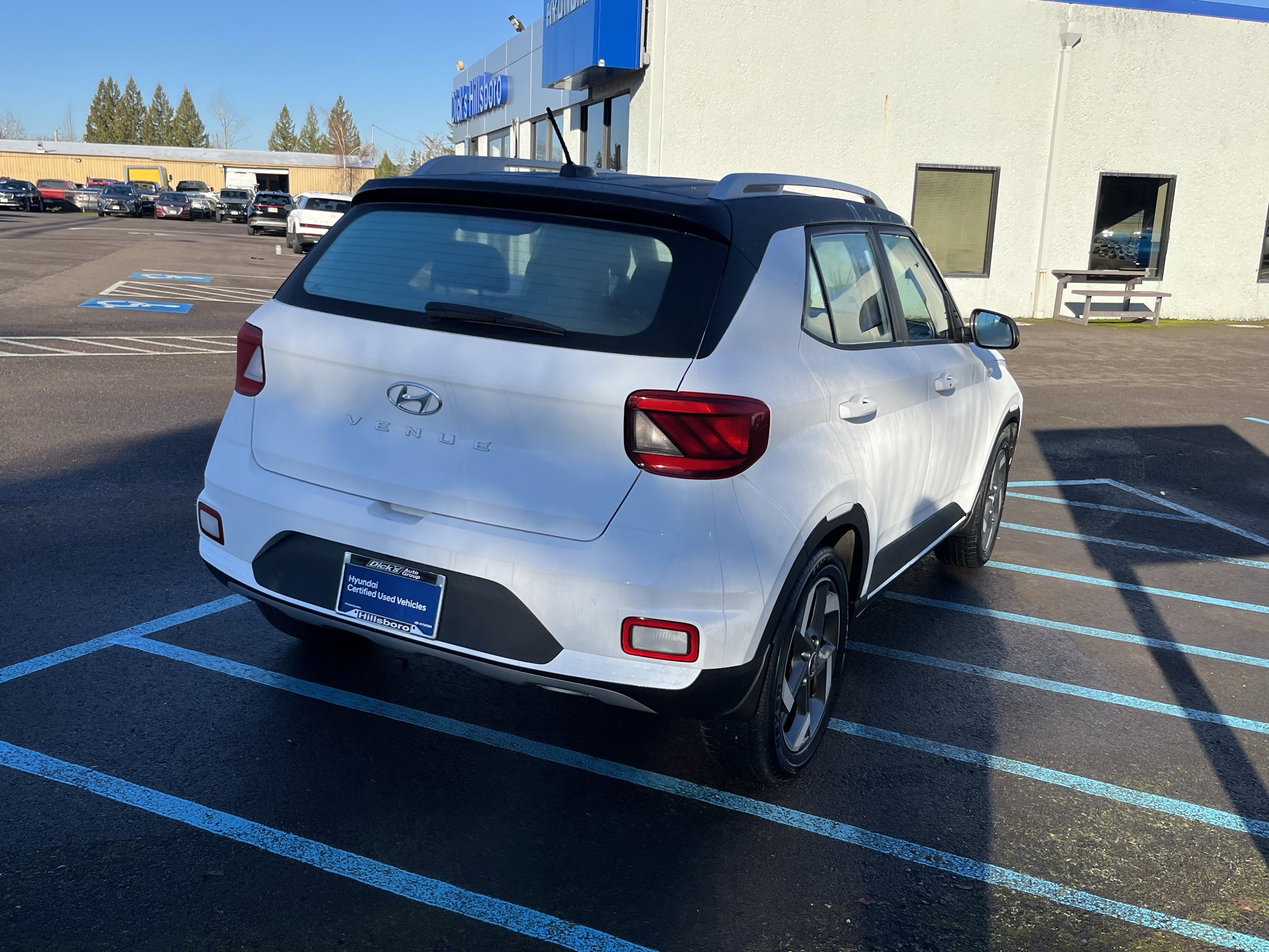 Certified 2023 Hyundai Venue Limited image 5