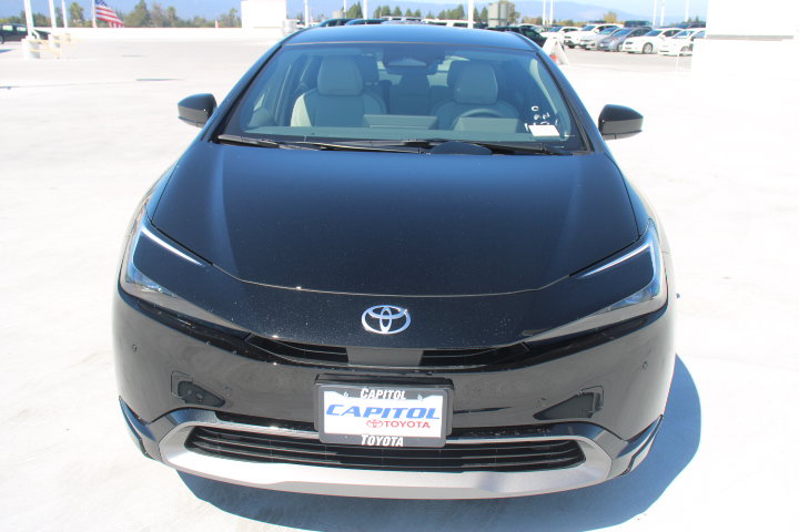 New 2027 Toyota Prius Limited FWD image 7
