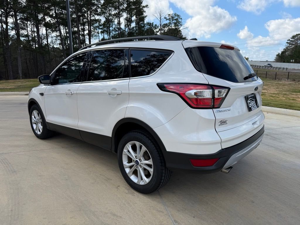 Used 2018 Ford Escape SE image 3
