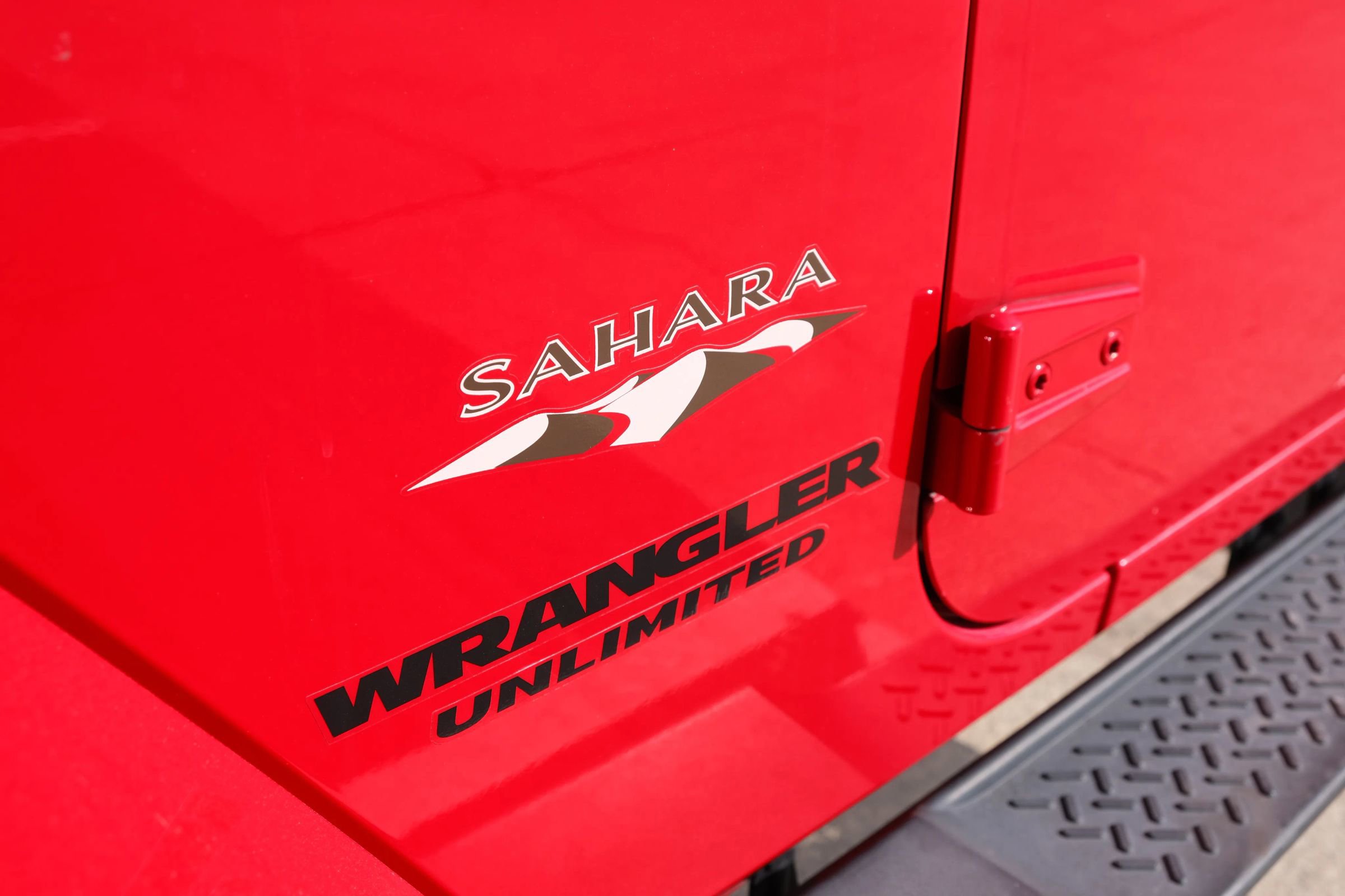 Used 2016 Jeep Wrangler Unlimited Sahara w/ Connectivity Group image 15